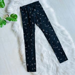 5x$25 Old Navy Girl Power Love Peace Print Black Leggings, 14-16